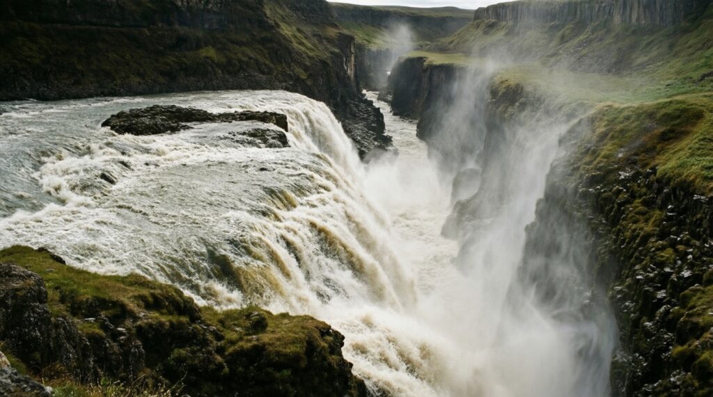 Водопад Кивач: почему его считали одним из самых мощных в Европе и чем он уникален сейчас - иллюстрация